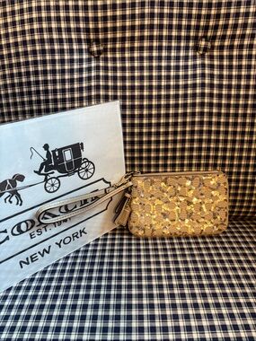 Coach Poppy signature Gold Sequin Wristlet with Leather Strap rare